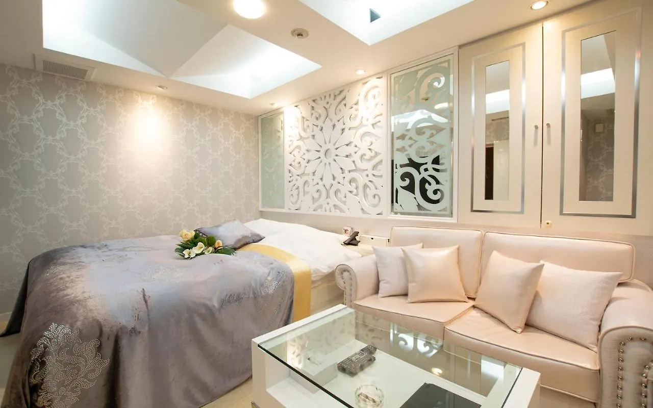 Love hotel All-Inn  Tokyo