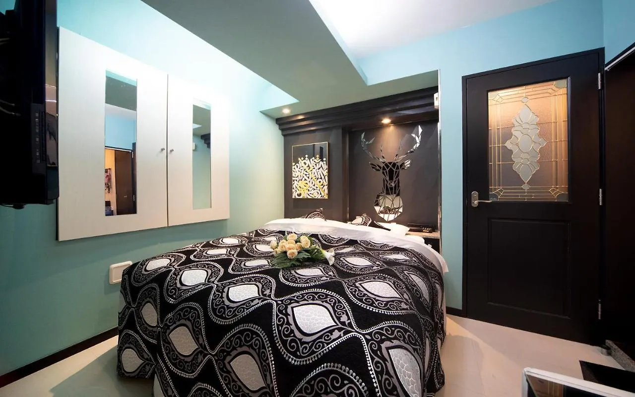 Love hotel All-Inn  Tokyo